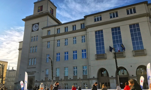 Chorzów. Akcja CBŚP w chorzowskim urzędzie miasta. Trwają przeszukania