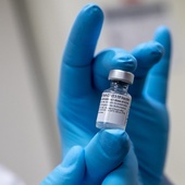 Turystyka szczepionkowa: Przodują Zjednoczone Emiraty Arabskie i Serbia