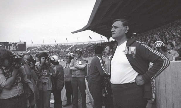 Mistrzostwa Świata w Piłce Nożnej w 1974 r. Kazimierz Górski podczas meczu Polska – Argentyna.