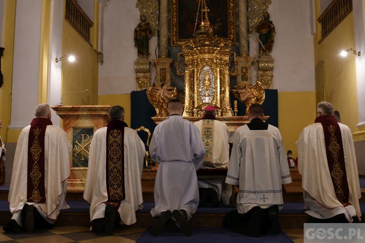 Konsekracja nowego ołtarza we Wschowie