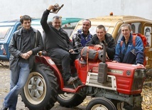 2 tysiące kilometrów na traktorach do Lisieux. O pokój i pojednanie