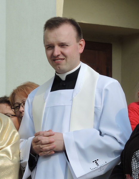 Ks. Tomasz Gwoździewicz.
