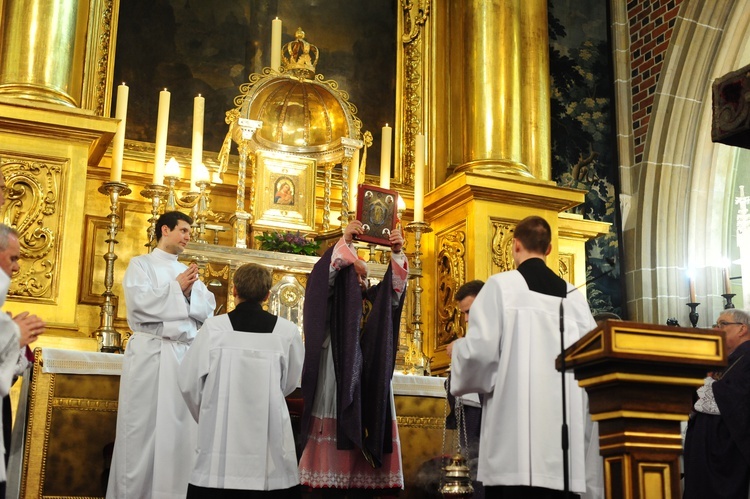 Tytuł kanonika kapituły katedry w Chartres dla ks. prał. Zdzisława Sochackiego