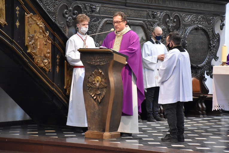 "Kwadrans w cieniu św. Jakuba" z ks. Piotrem Roszakiem