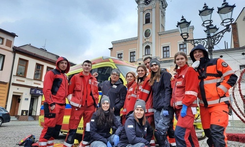 Maltańczycy z Andrychowa i Kęt na skoczowskim Rynku.