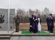 Katowice. Odsłonięto pomnik poświęcony pamięci Żołnierzy Wyklętych