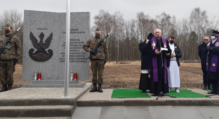 Katowice. Pomnik Wyklętych odsłonięty