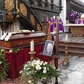 	Żałobna Msza św. odbyła się w archikatedrze oliwskiej. 
