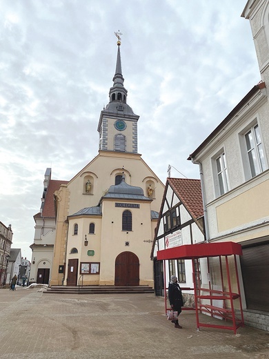 	Rozkładem jazdy jest program wielkopostnych nabożeństw w farze.