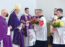 Życzenia od seminaryjnej społeczności dla biskupa pomocniczego.