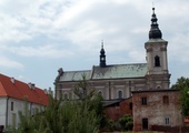 Kościół sanktuaryjny i dawny pobernardyński klasztor w Wielkiej Woli - Paradyżu.