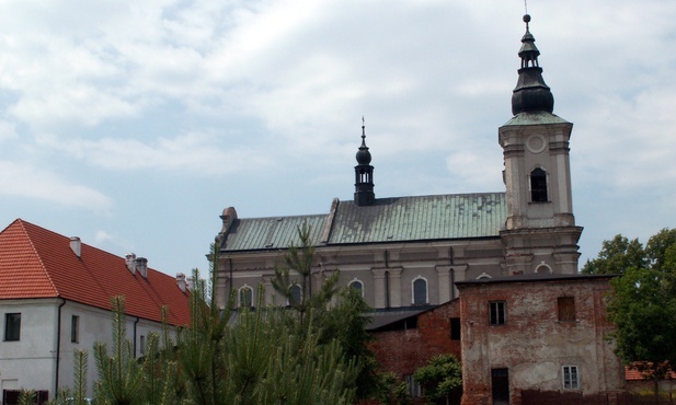 Kościół sanktuaryjny i dawny pobernardyński klasztor w Wielkiej Woli - Paradyżu.