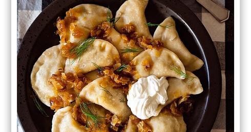 Pierogi z grochem i majerankiem