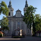 Sanktuarium Chrystusa Cierniem Koronowanego i Krwi Zbawiciela w Wielkiej Woli - Paradyżu (pow. Opoczno).