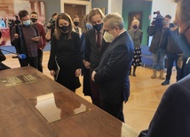 Minister Piotr Gliński miał okazję usłyszeć także legendę o czarciej łapie