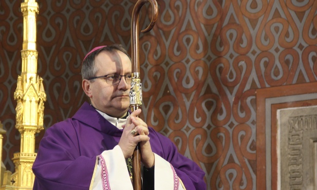 Bp Muskus: Każde odejście z Kościoła boli wspólnotę