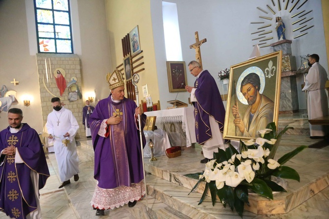 Poświęcenie witraży, drogi krzyżowej i obrazu św. Józefa