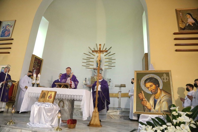 Poświęcenie witraży, drogi krzyżowej i obrazu św. Józefa