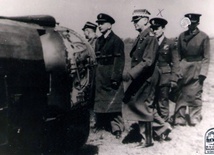 Gen. S. Ujejski, gen. W. Sikorski i mjr B. F. Lewkowicz, Anglia