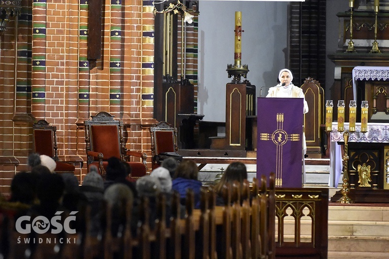 "Odkryj swoje piękno". Konferencja dla kobiet w Wałbrzychu