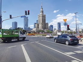 Ograniczeń prędkości nie przestrzega w Warszawie aż 62 proc. wszystkich kierujących pojazdami.