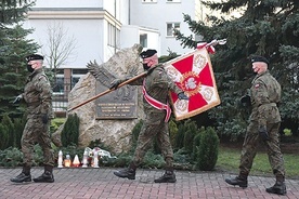 Obchody przy kościele pw. Wniebowzięcia NMP w Żarach.