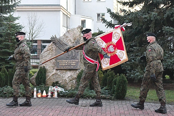 Obchody przy kościele pw. Wniebowzięcia NMP w Żarach.