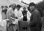 Dzień wspólnoty wakacyjnych oaz rekolekcyjnych w Centrum Ruchu Światło–Życie w Krościenku nad Dunajcem, sierpień 1980 roku.