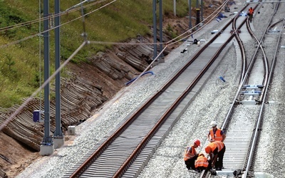 Ponad 2 mld euro ma kosztować zapisana w Krajowym Planie Odbudowy modernizacja torów kolejowych, która obejmie 530 km torów.