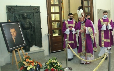 Najpierw dusza i zbawienie. Postęp i bogactwo potem