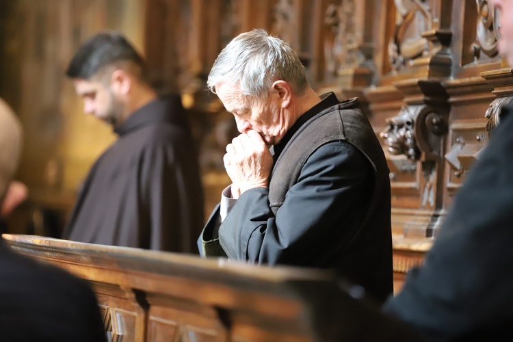 Pokutna modlitwa kapłanów w Kalwarii Zebrzydowskiej