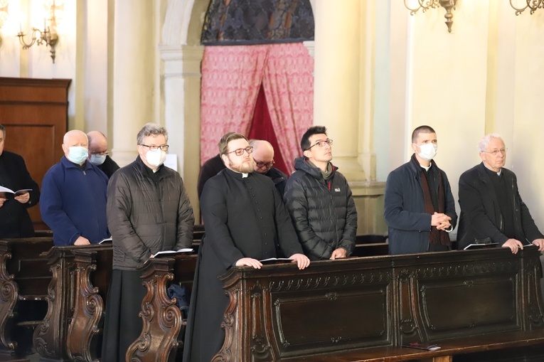 Pokutna modlitwa kapłanów w Kalwarii Zebrzydowskiej