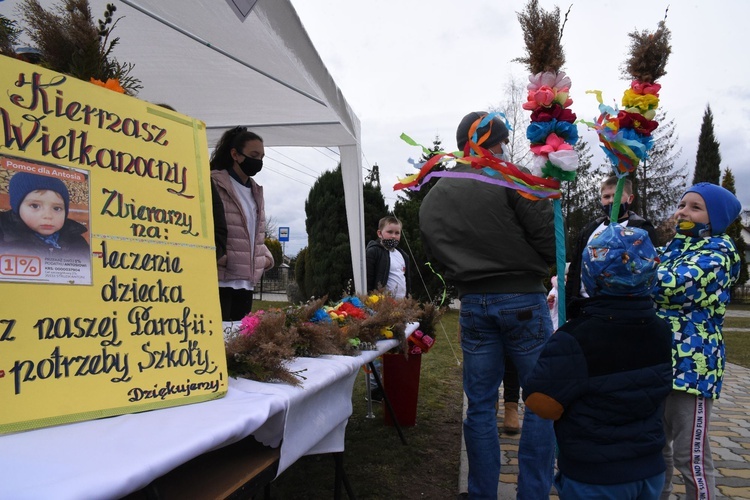 Kiermasz dla Antosia i szkoły w Krzeczowie