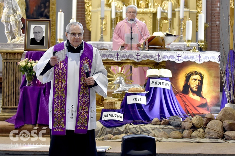 Rekolekcje z bp. Antonim Długoszem w Pieszycach