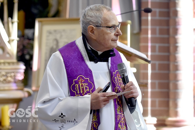 Rekolekcje z bp. Antonim Długoszem w Pieszycach