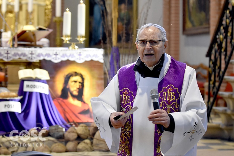 Rekolekcje z bp. Antonim Długoszem w Pieszycach