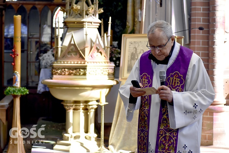 Rekolekcje z bp. Antonim Długoszem w Pieszycach