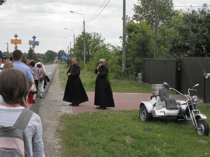 Śp. ks. Zygmunt Lisiecki w pielgrzymkowym obiektywie