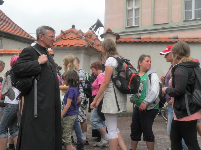 Śp. ks. Zygmunt Lisiecki w pielgrzymkowym obiektywie