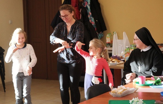 Dzień mam, córek i... sióstr duchaczek w Międzybrodziu Bialskim