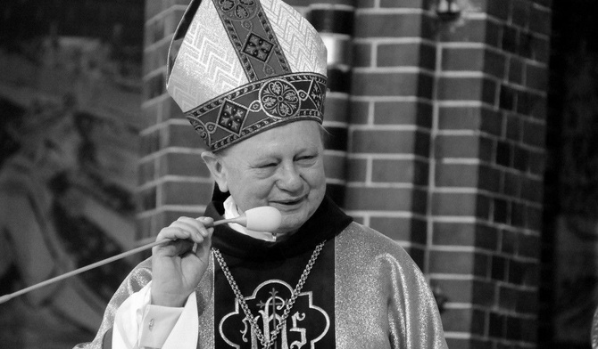 Zmarł biskup senior Gerard Kusz