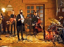 Nagranie było realizowane w świątyni pw. św. Urszuli Ledóchowskiej na gdańskim Chełmie. 