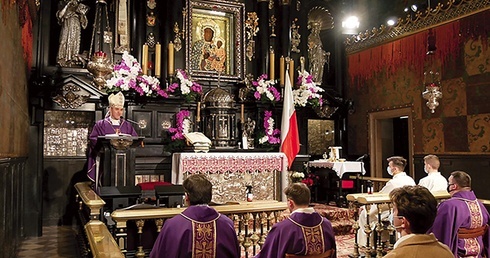 	Centralnym punktem wydarzenia była Msza św. w kaplicy Cudownego Obrazu, sprawowana pod przewodnictwem bp. Zbigniewa Zielińskiego.