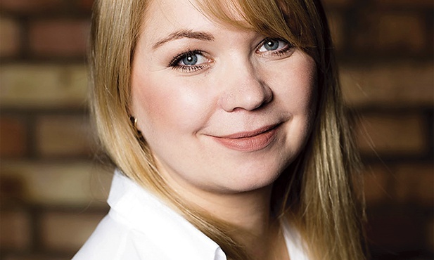 Aleksandra Grychtoł Psycholog, psychoterapeuta, pracuje w Jezuickim Ośrodku Pomocy Psychologicznej i Duchowej „Źródło” w Gliwicach oraz w Szkole Podstawowej dla Dziewcząt „Płomień” w Katowicach. W ramach działalności Śląskiego Hospicjum Perinatalnego „HOPE” konsultuje rodziny w sytuacji decyzji związanych ze źle rokującą ciążą oraz w okresie żałoby po utracie dziecka. Prowadzi terapie alumnów w Wyższym Śląskim Seminarium Duchownym w Katowicach.