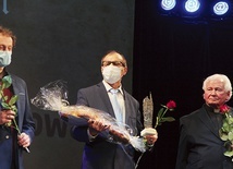 ▼	Statuetkę otrzymał Wiesław Marek Kowalik.