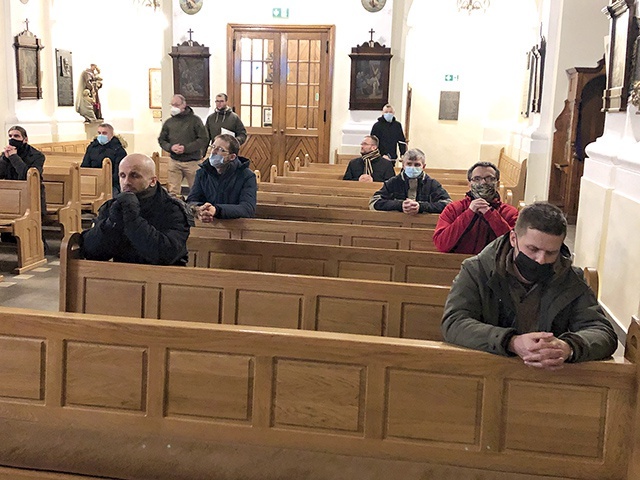 Uczestniczyło 22 mężczyzn.