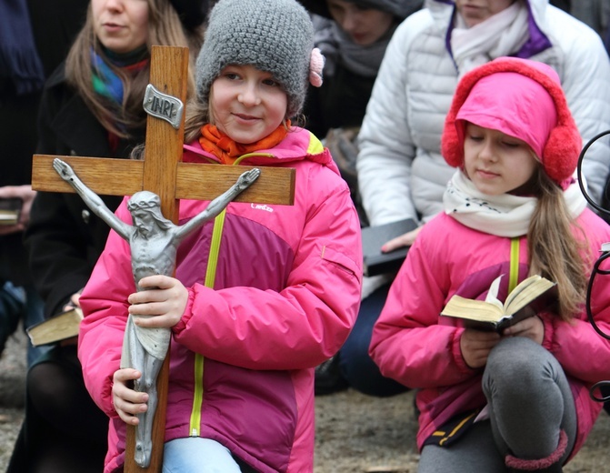 Rodzinna Ekstremalna Droga Krzyżowa we Wrocławiu-Strachocinie