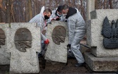 Ekshumacja na cmentarzu Obrońców Westerplatte