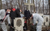 Ekshumacja na cmentarzu Obrońców Westerplatte