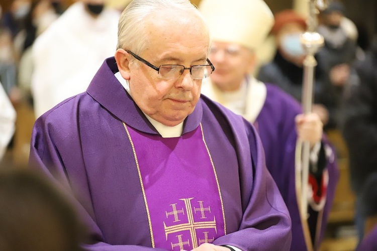 Abp Marek Jędraszweski w sanktuarium Najświętszej Rodziny